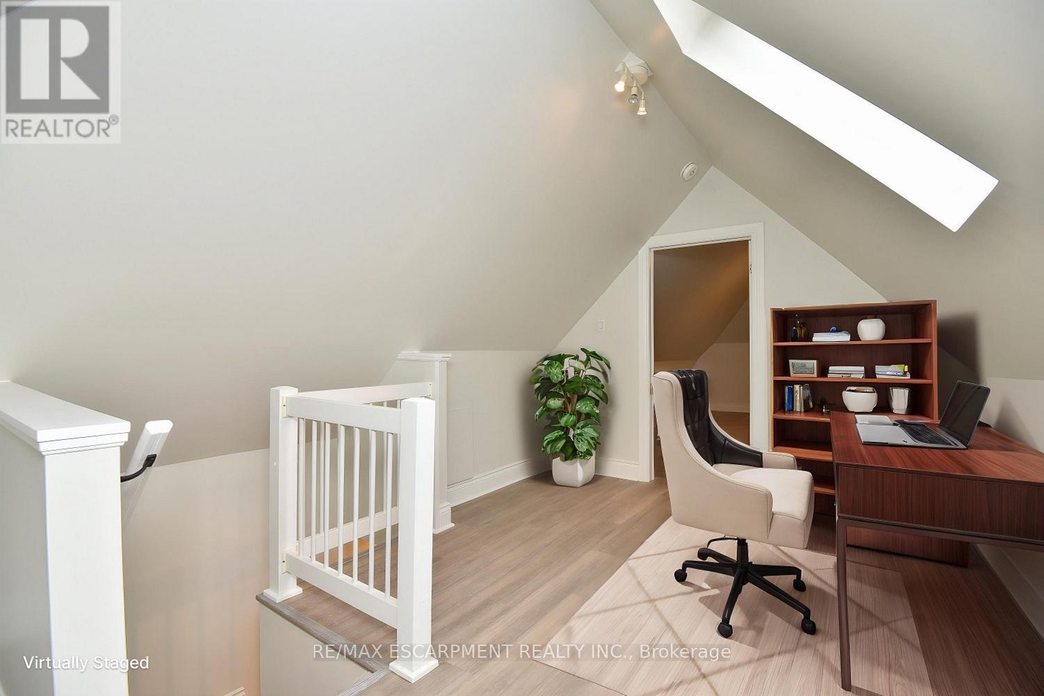 Photo 36 of 66 Erie Avenue, Hamilton ON