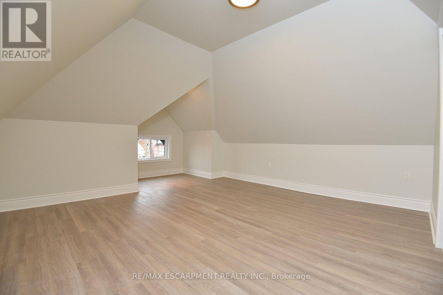 Photo 17 of 66 Erie Avenue, Hamilton ON