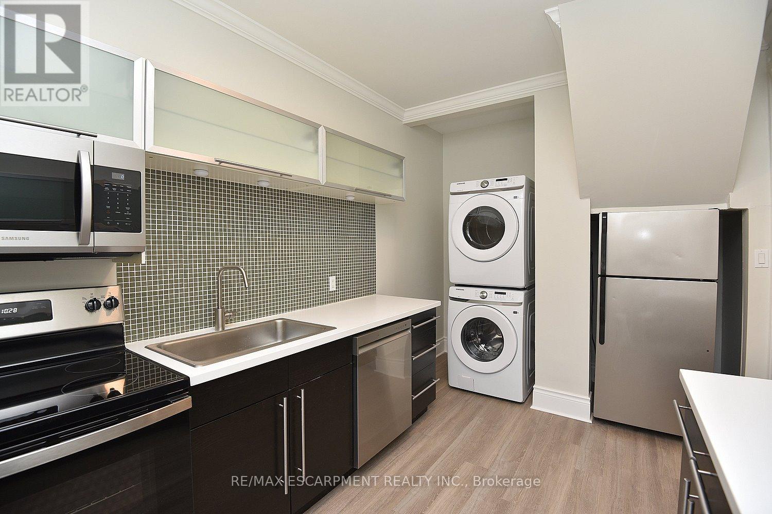 Photo 20 of 66 Erie Avenue, Hamilton ON