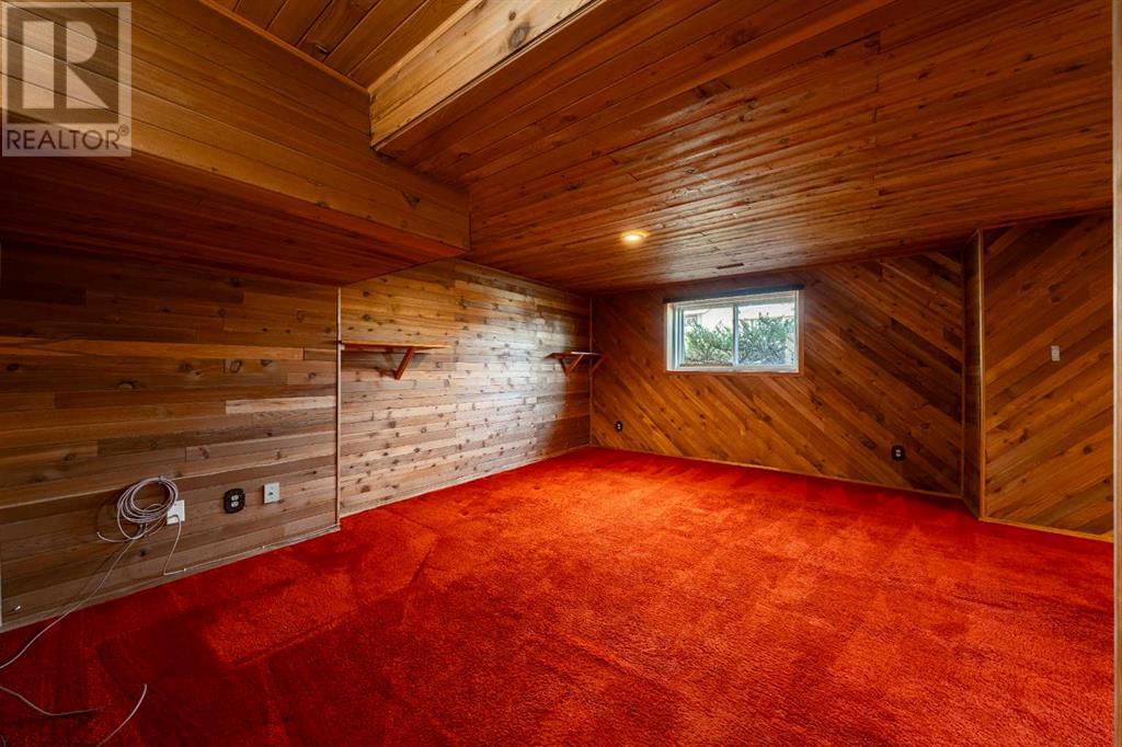 Single Family House Bi-level for Sale in  Berkley Drive NW Beddington Heights Calgary 