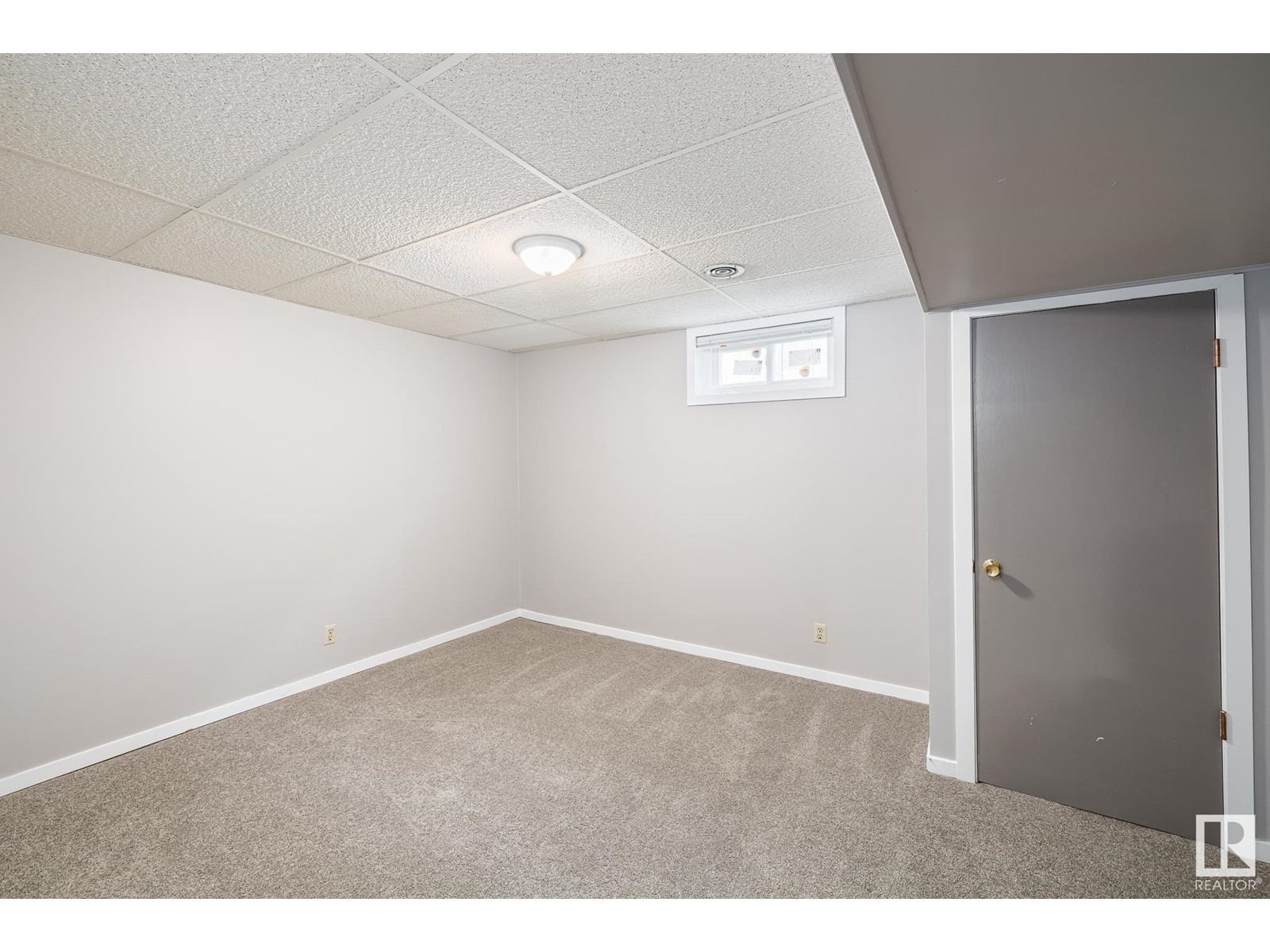 8011 132 AV NW, Edmonton