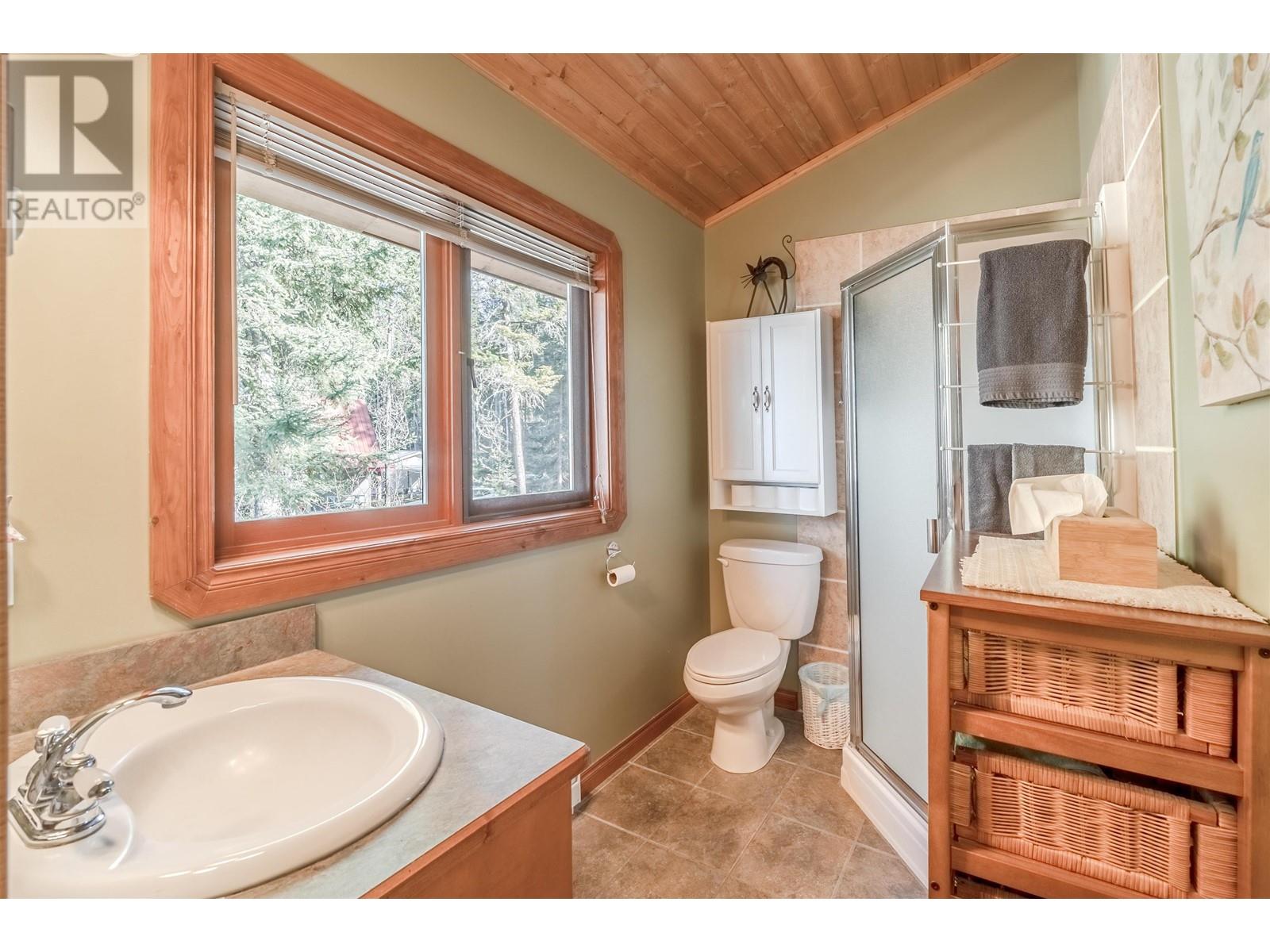 4677 CAVERLY ROAD, Lac La Hache