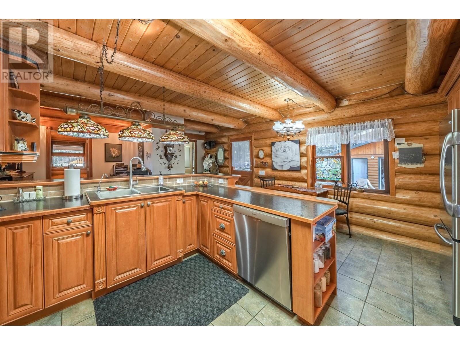 4677 CAVERLY ROAD, Lac La Hache