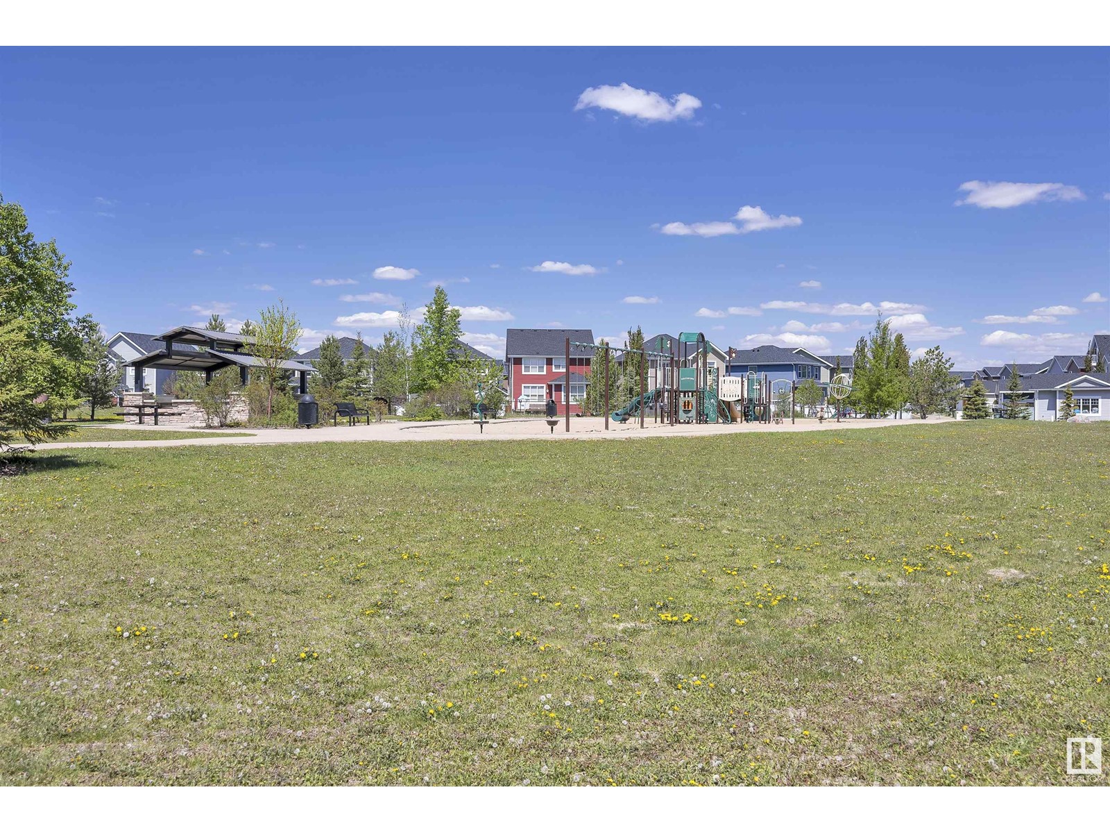 379 STOUT LN, Leduc