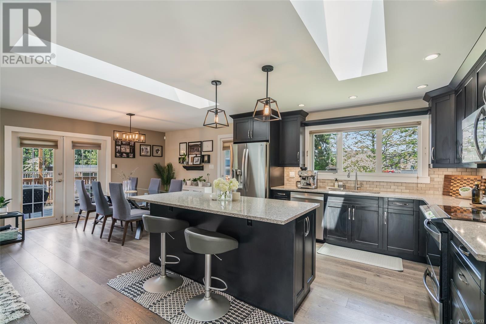 5272 Somerset Dr, Nanaimo