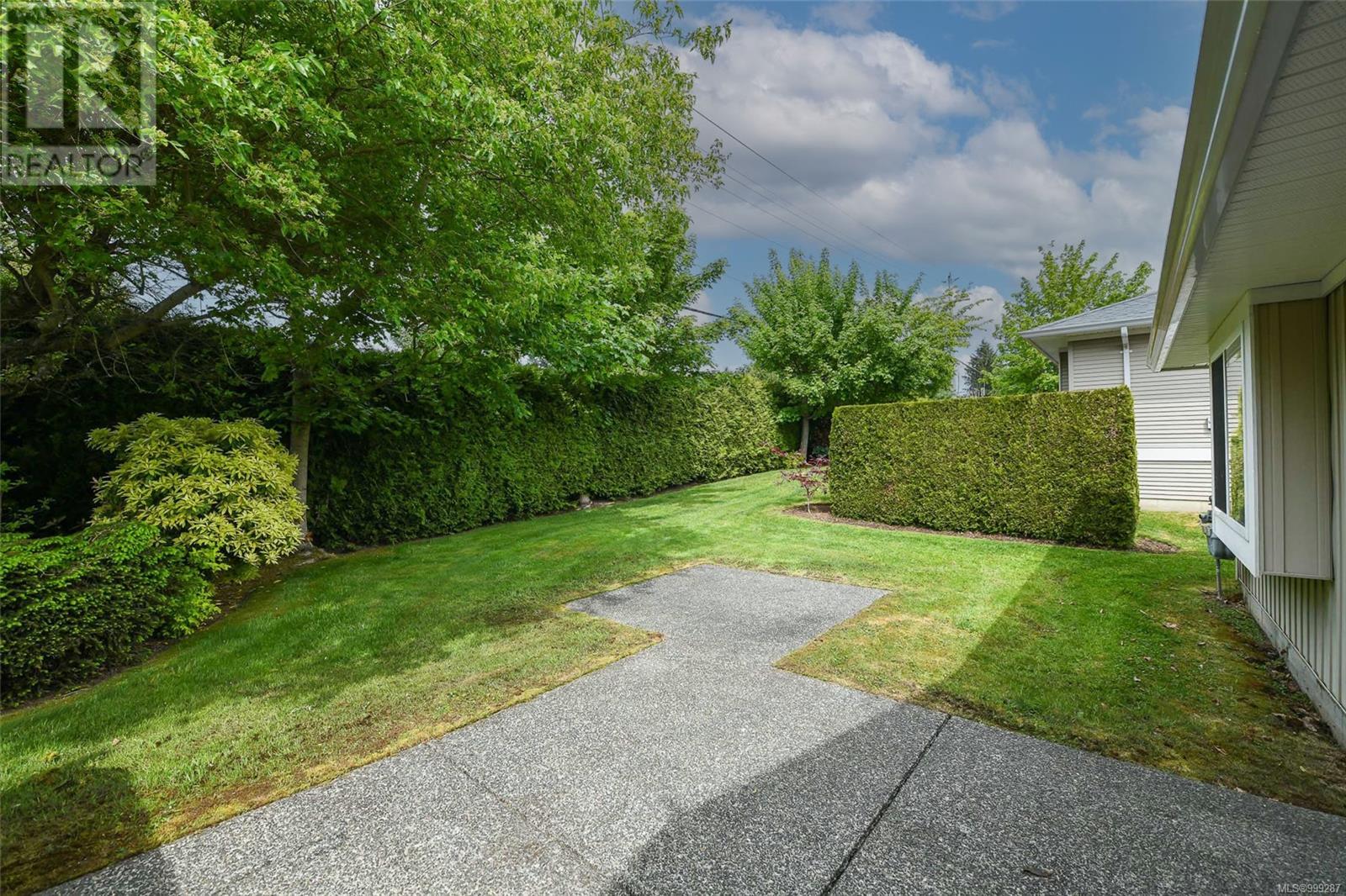 120 2077 St. Andrews Way, Courtenay