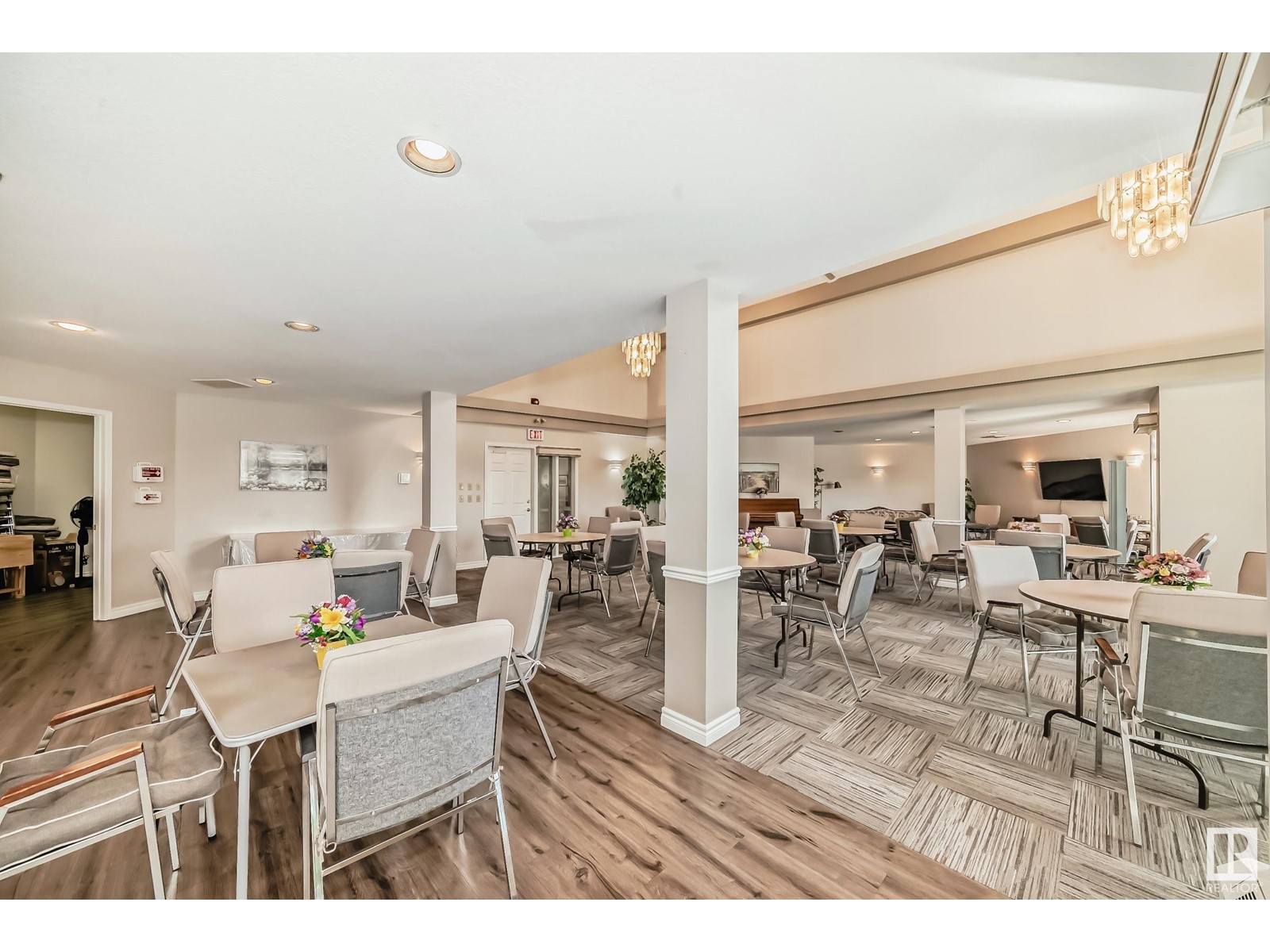 #209 10935 21 AV NW, Edmonton