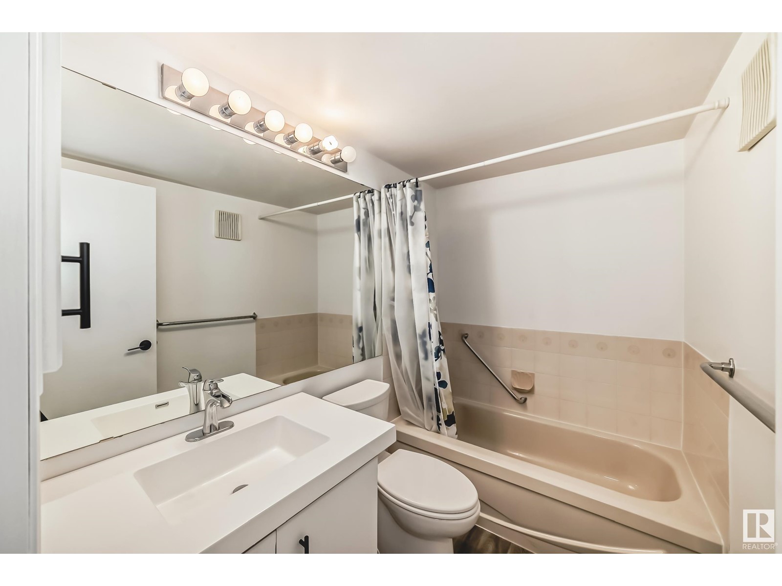 #209 10935 21 AV NW, Edmonton