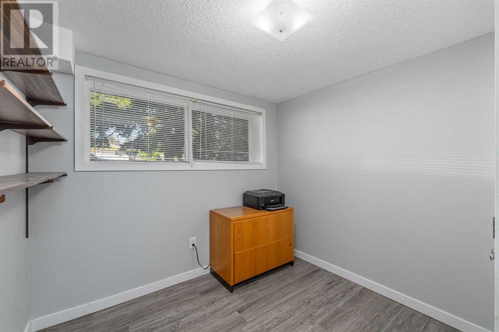 Single Family House Bi-level for Sale in  Huntertown Crescent NW Huntington Hills Calgary 