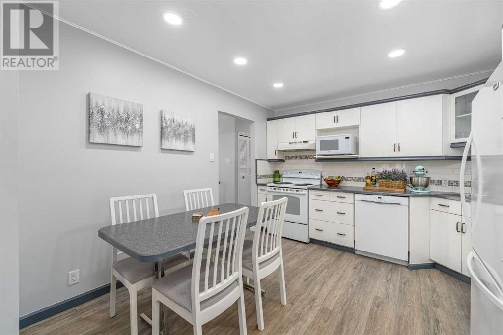 Single Family House Bi-level for Sale in  Huntertown Crescent NW Huntington Hills Calgary 