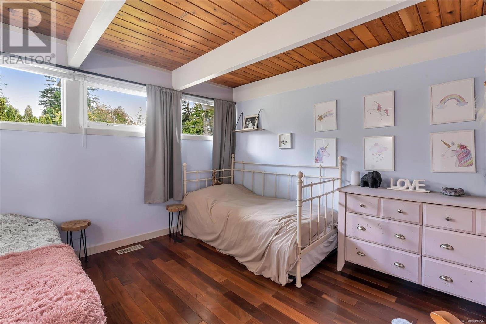 3077 Mountain View Cres, Duncan