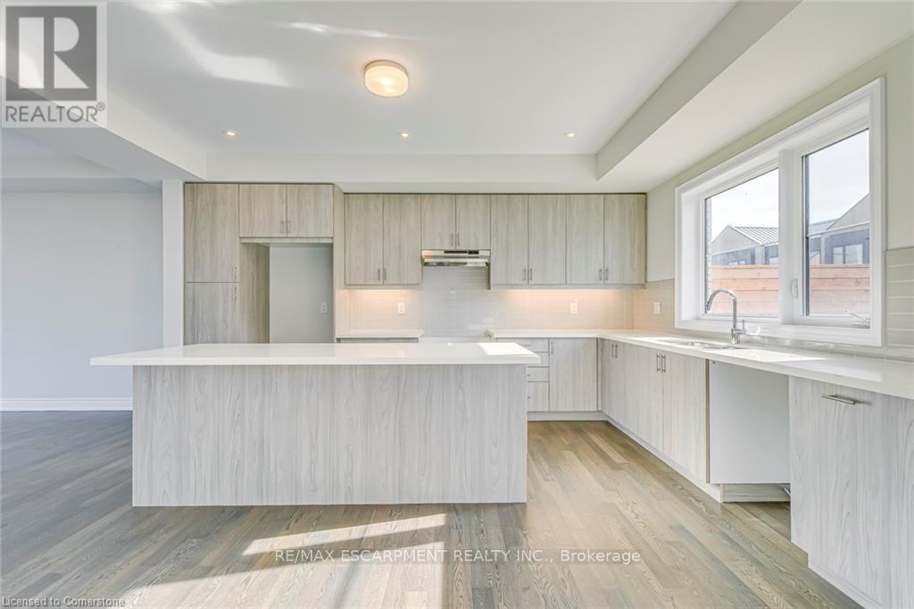 Photo 5 of 8 2273 Turnberry Road, Burlington ON