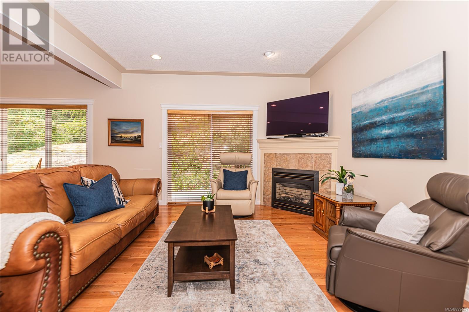 Photo 6 of 5300 Mynabird Lane, Saanich BC