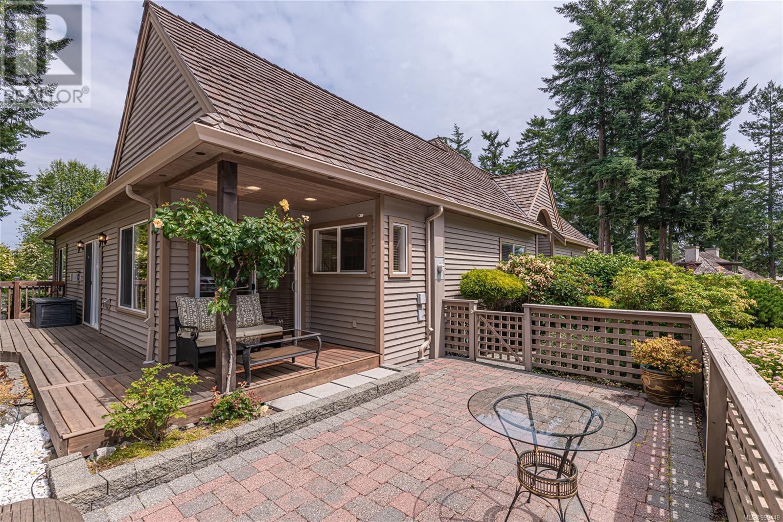 Photo 38 of 5300 Mynabird Lane, Saanich BC