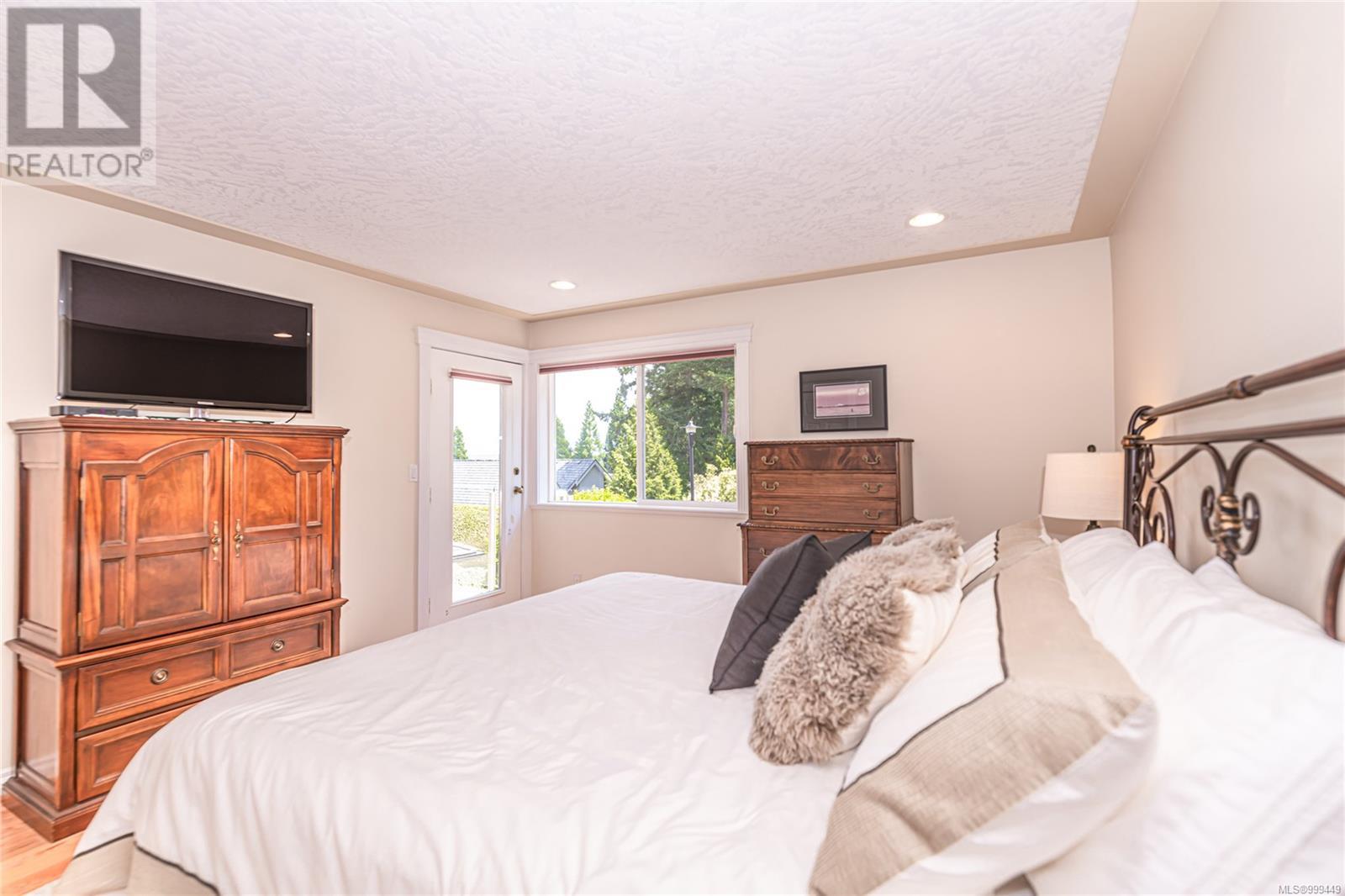 Photo 39 of 5300 Mynabird Lane, Saanich BC