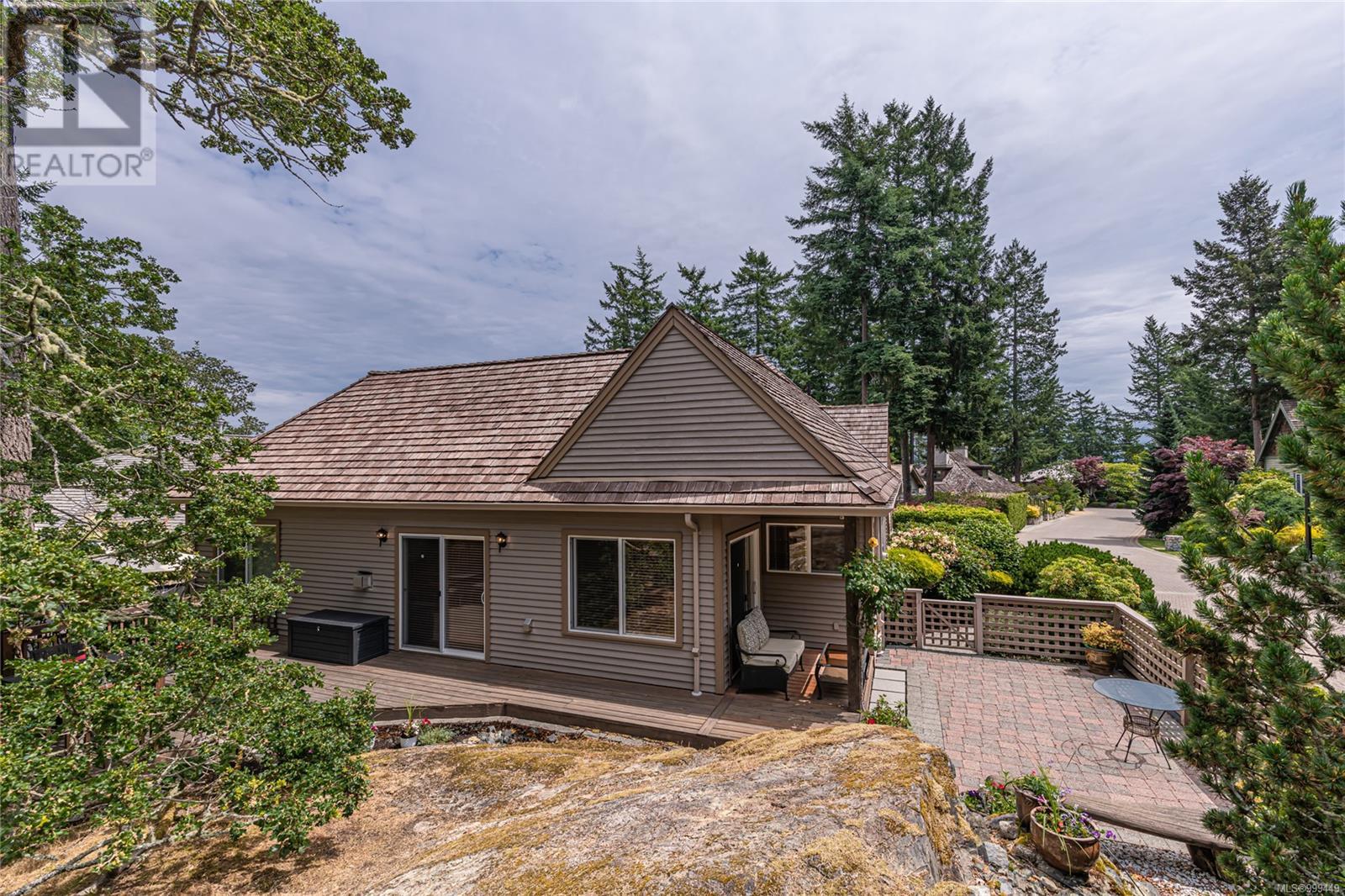Photo 22 of 5300 Mynabird Lane, Saanich BC