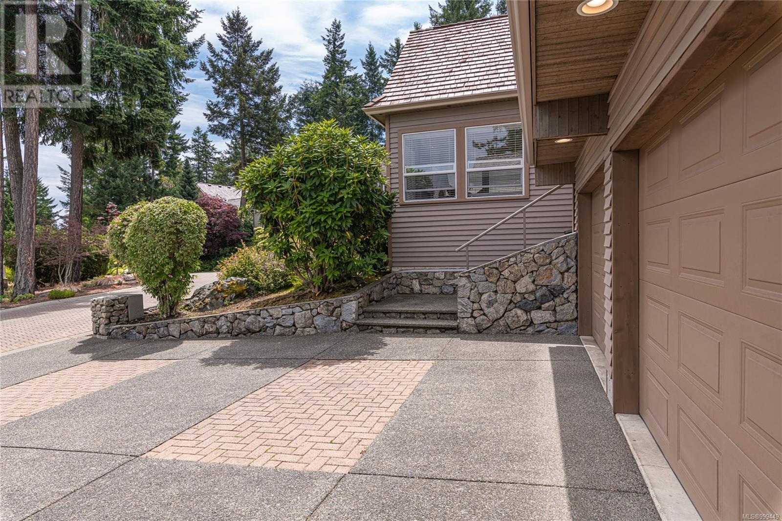 Photo 29 of 5300 Mynabird Lane, Saanich BC