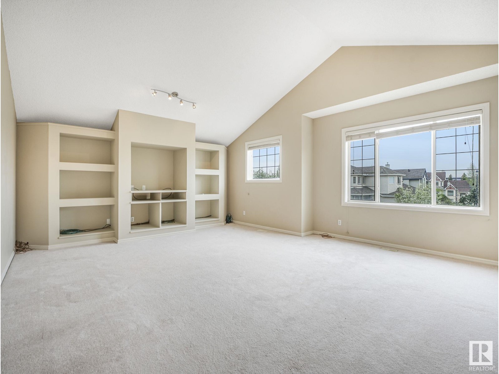939 Lamb CR NW, Edmonton
