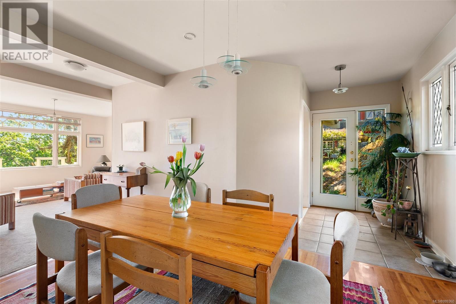 Single Family House Character for Sale in  Terrace Ave Victoria 
