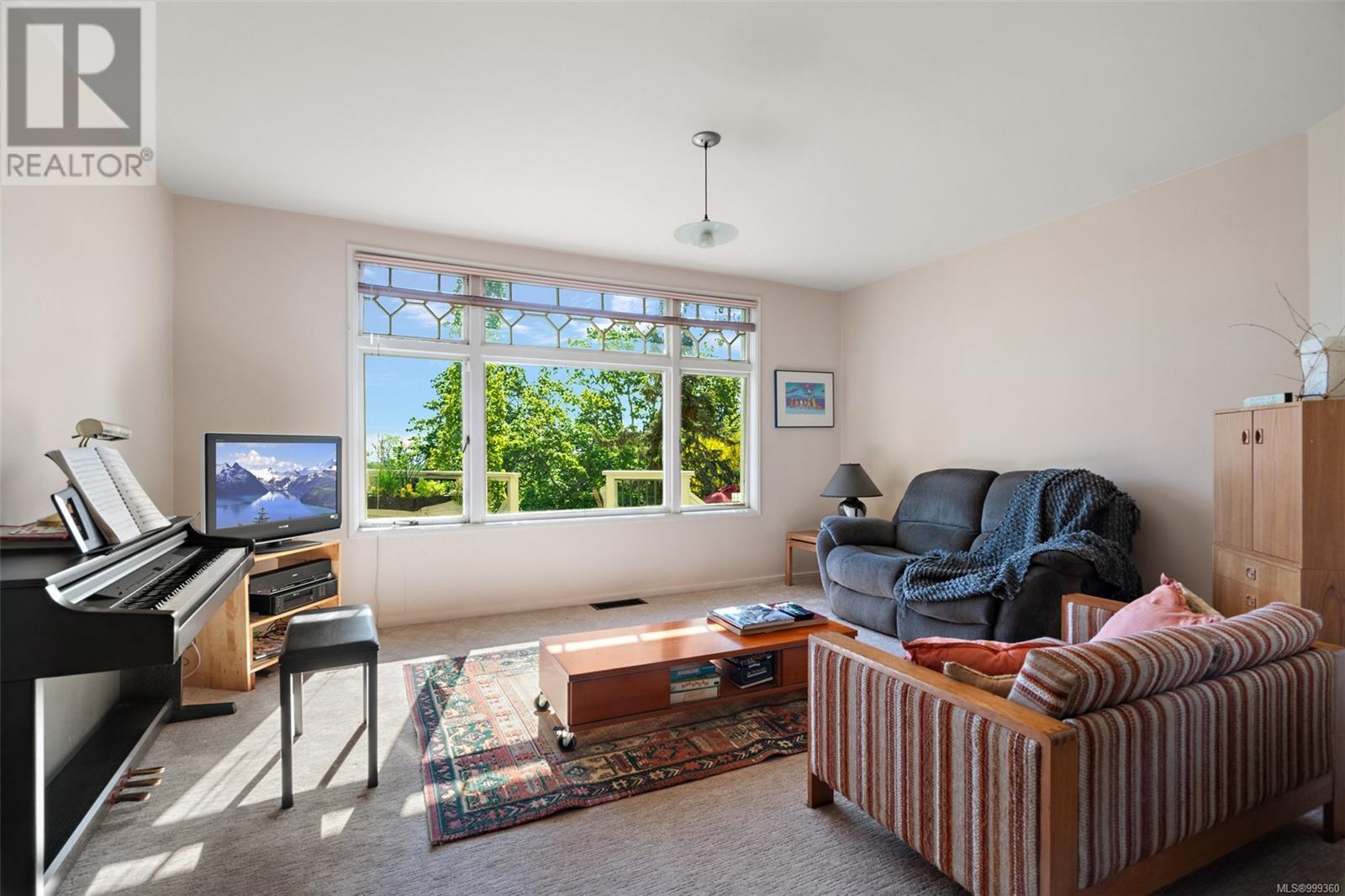 1019 Terrace Ave, Victoria