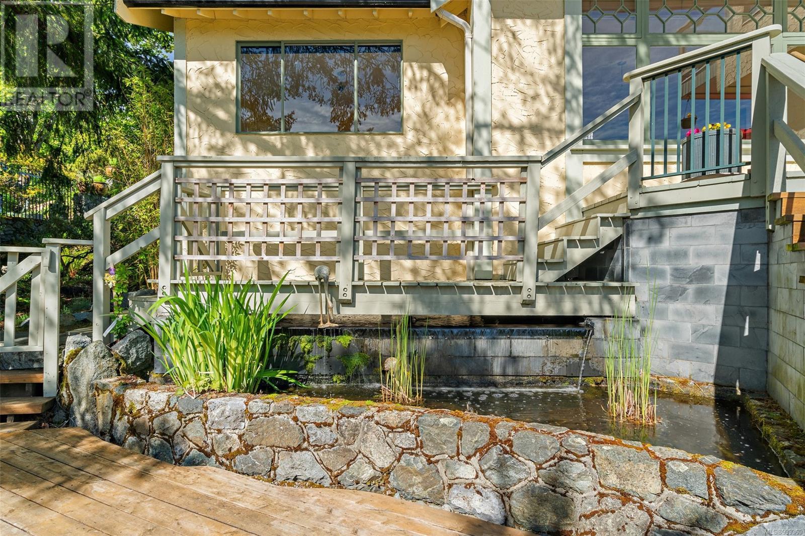 Single Family House Character for Sale in  Terrace Ave Victoria 