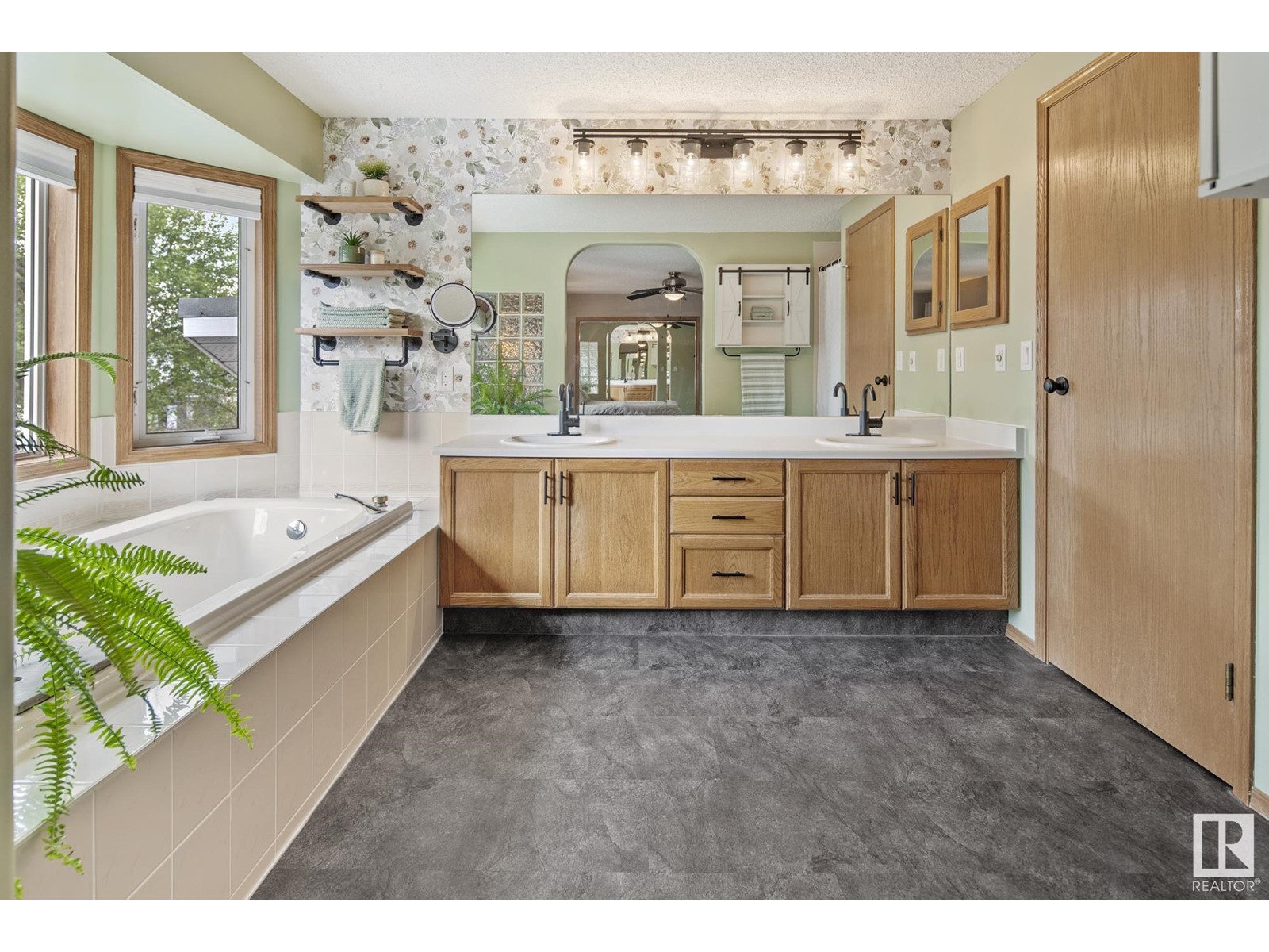 110 NOTTINGHAM BV, Sherwood Park