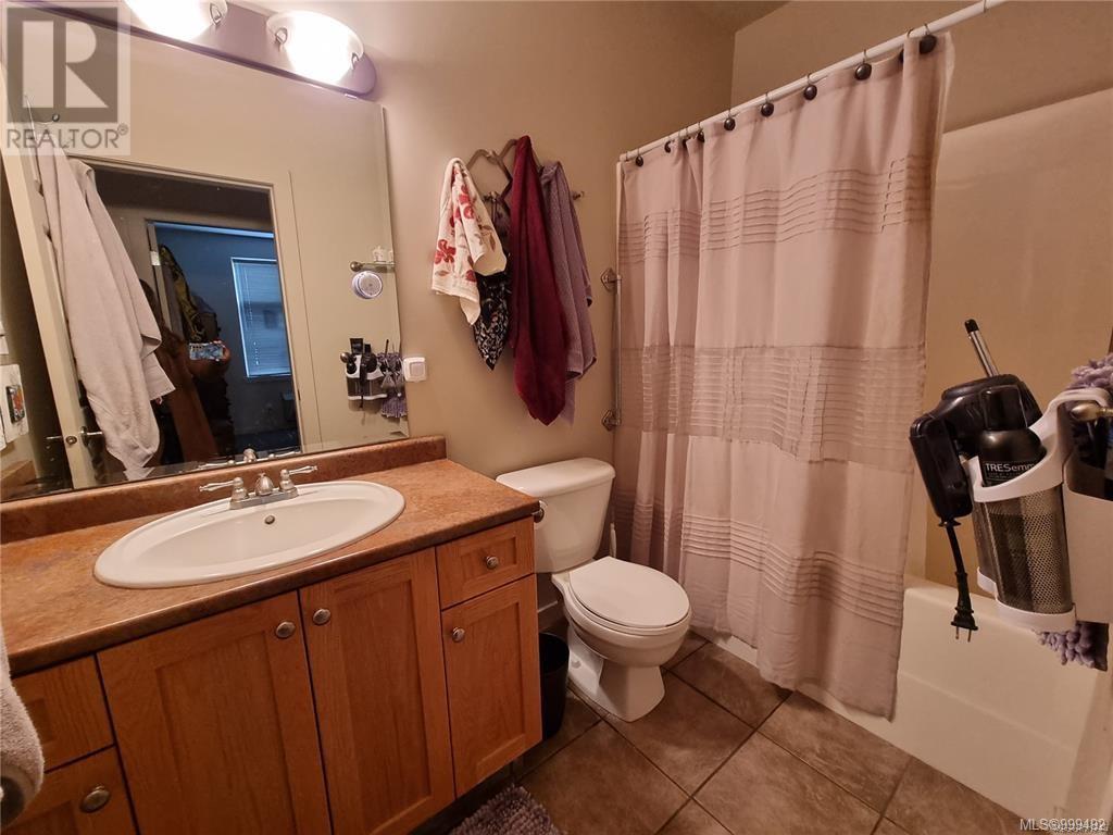 Photo 62 of 5304 Argyle St, Port Alberni BC