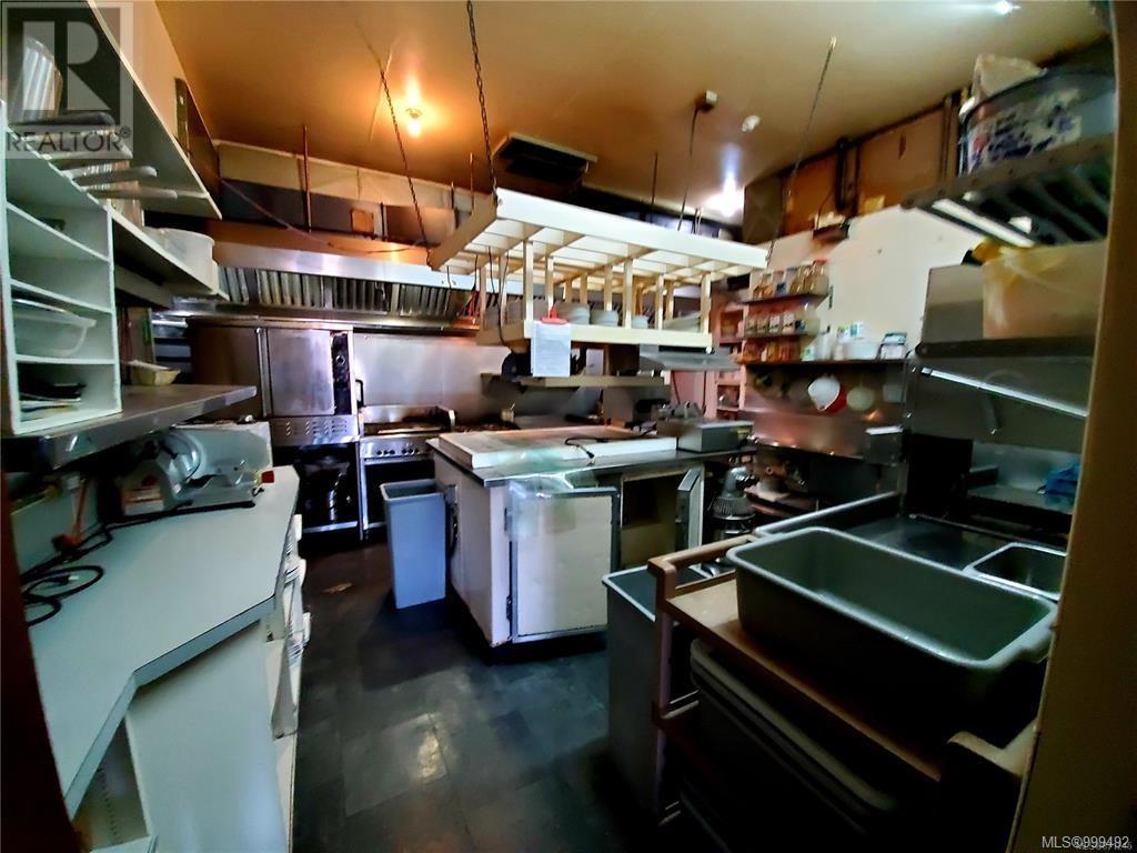 Photo 9 of 5304 Argyle St, Port Alberni BC