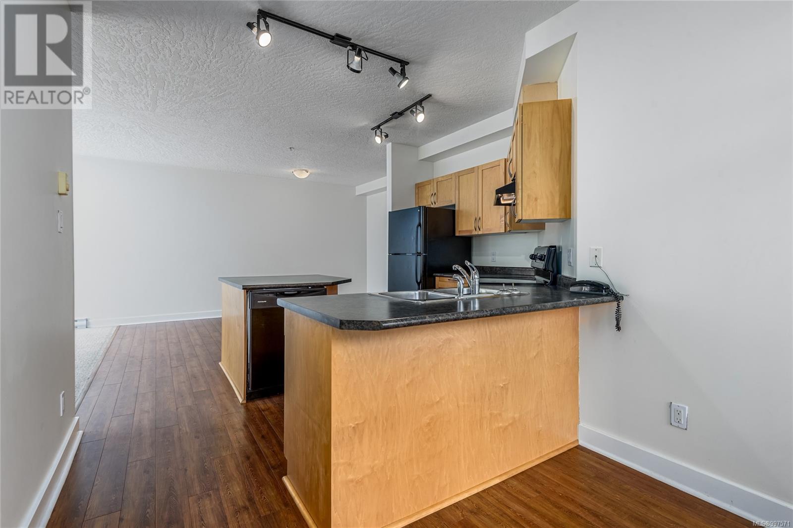 231 2300 Mansfield Dr, Courtenay