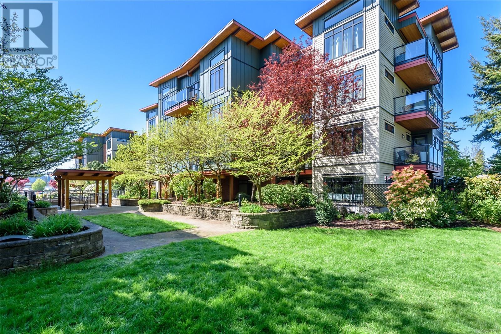 231 2300 Mansfield Dr, Courtenay