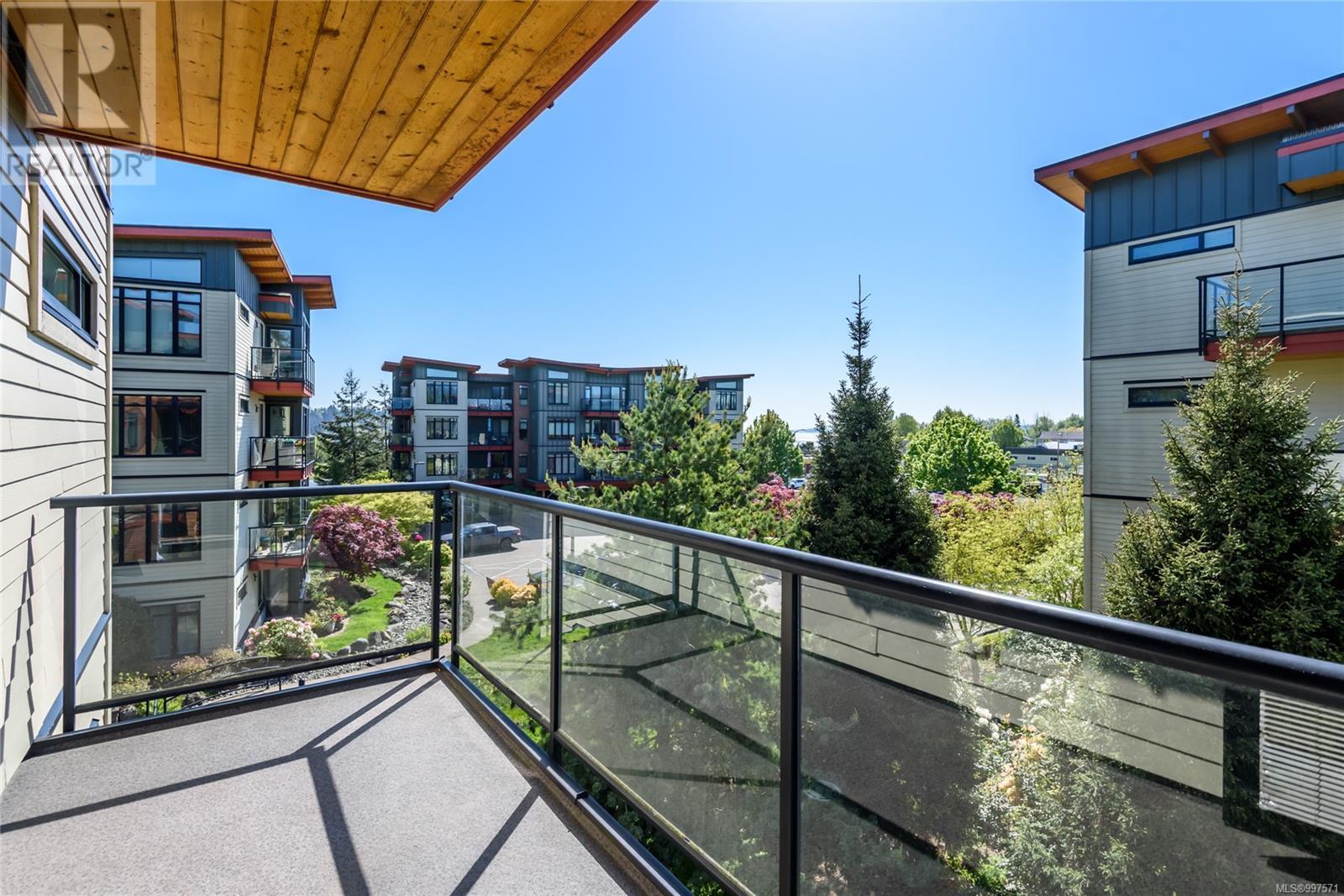 231 2300 Mansfield Dr, Courtenay