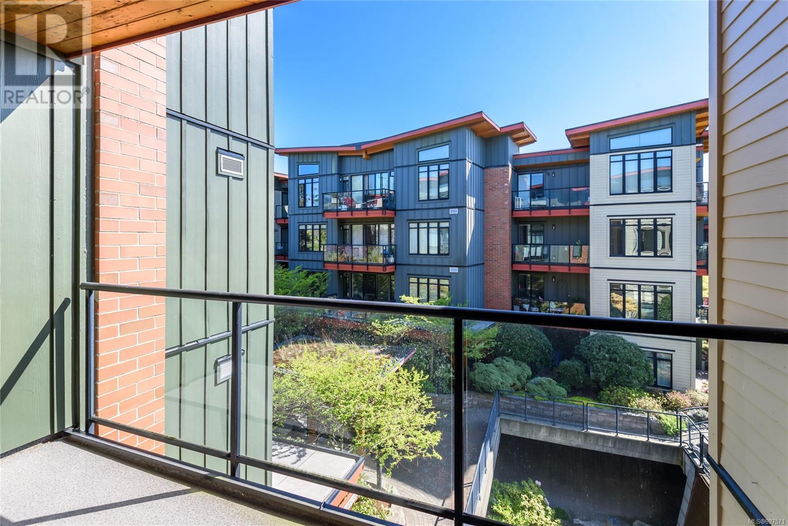 231 2300 Mansfield Dr, Courtenay