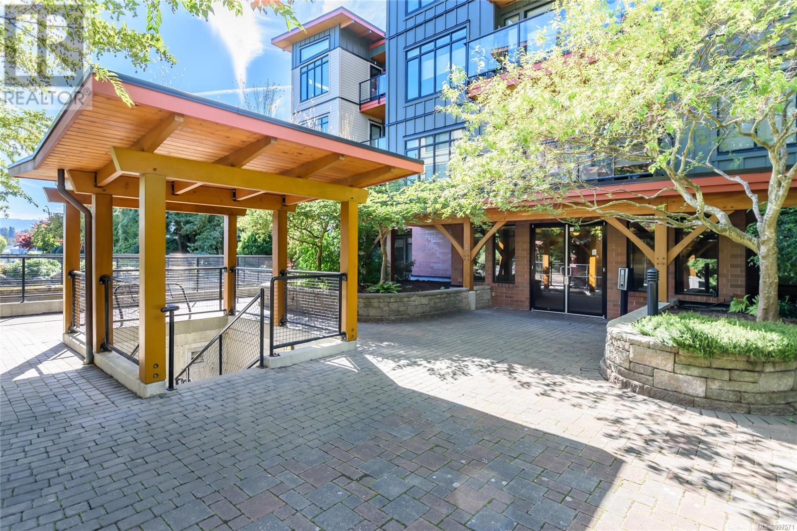 231 2300 Mansfield Dr, Courtenay