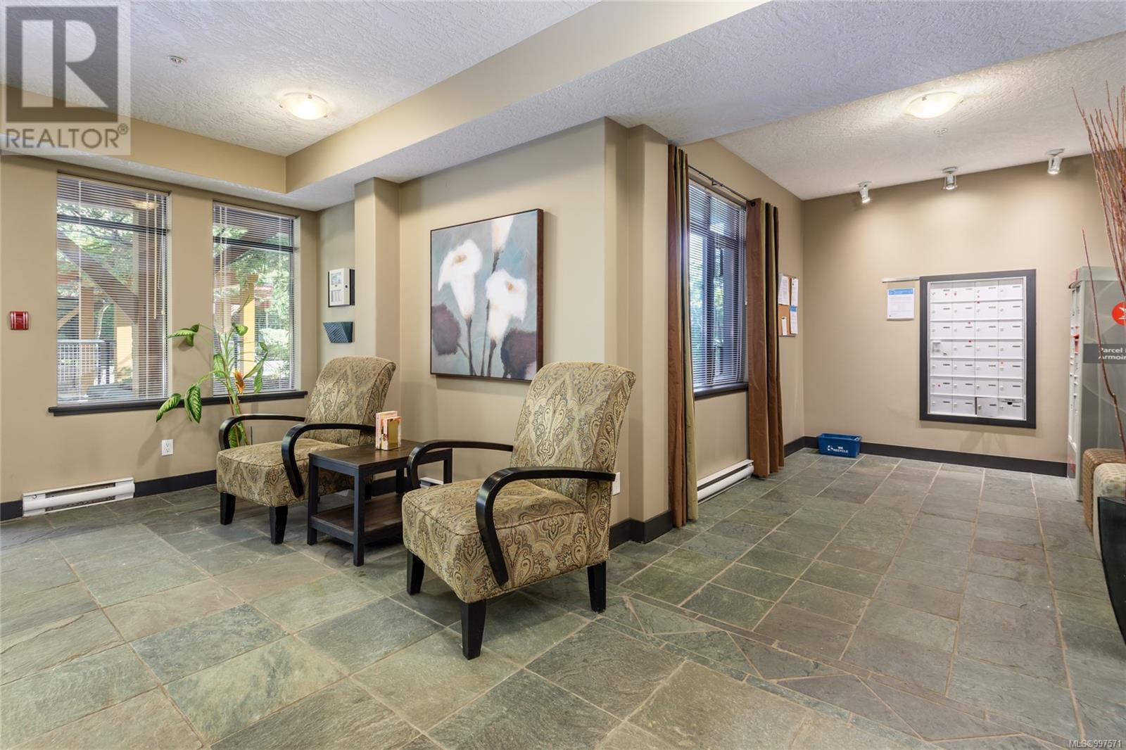 231 2300 Mansfield Dr, Courtenay