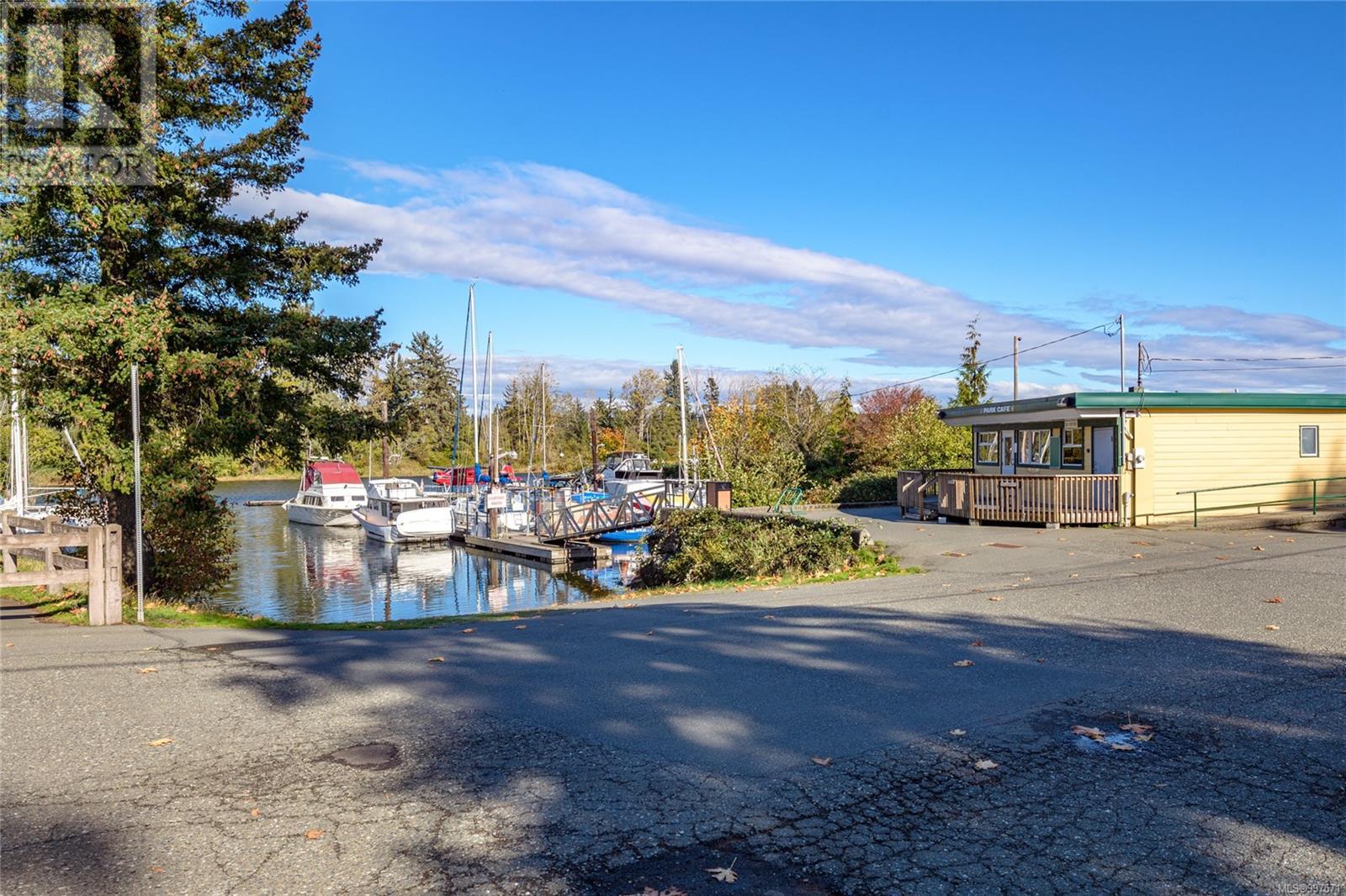 231 2300 Mansfield Dr, Courtenay