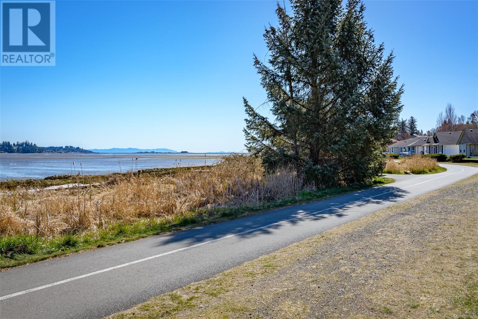 231 2300 Mansfield Dr, Courtenay