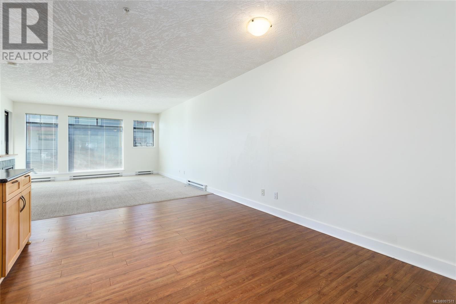 231 2300 Mansfield Dr, Courtenay