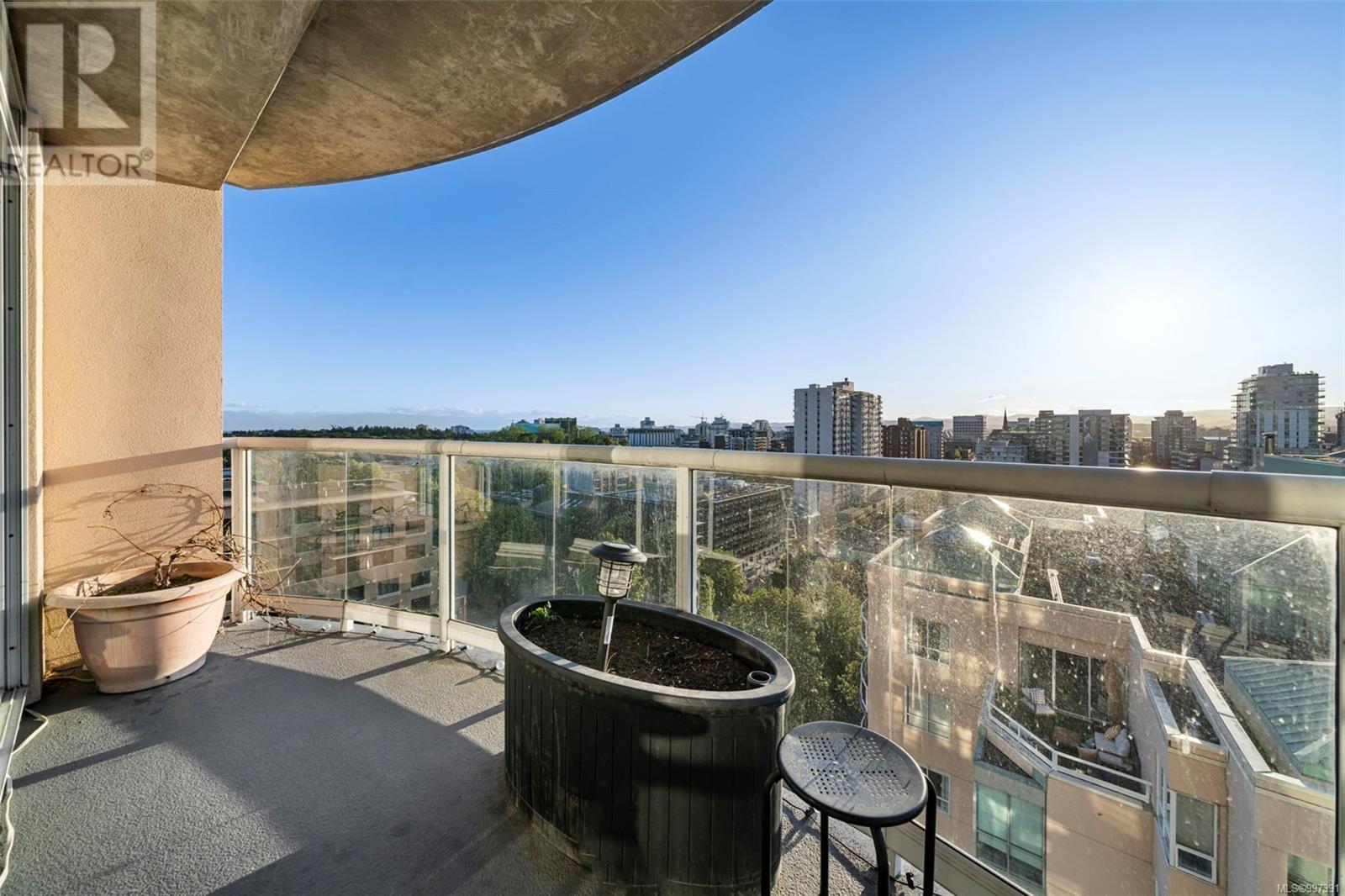 1403 1020 View Street, Victoria