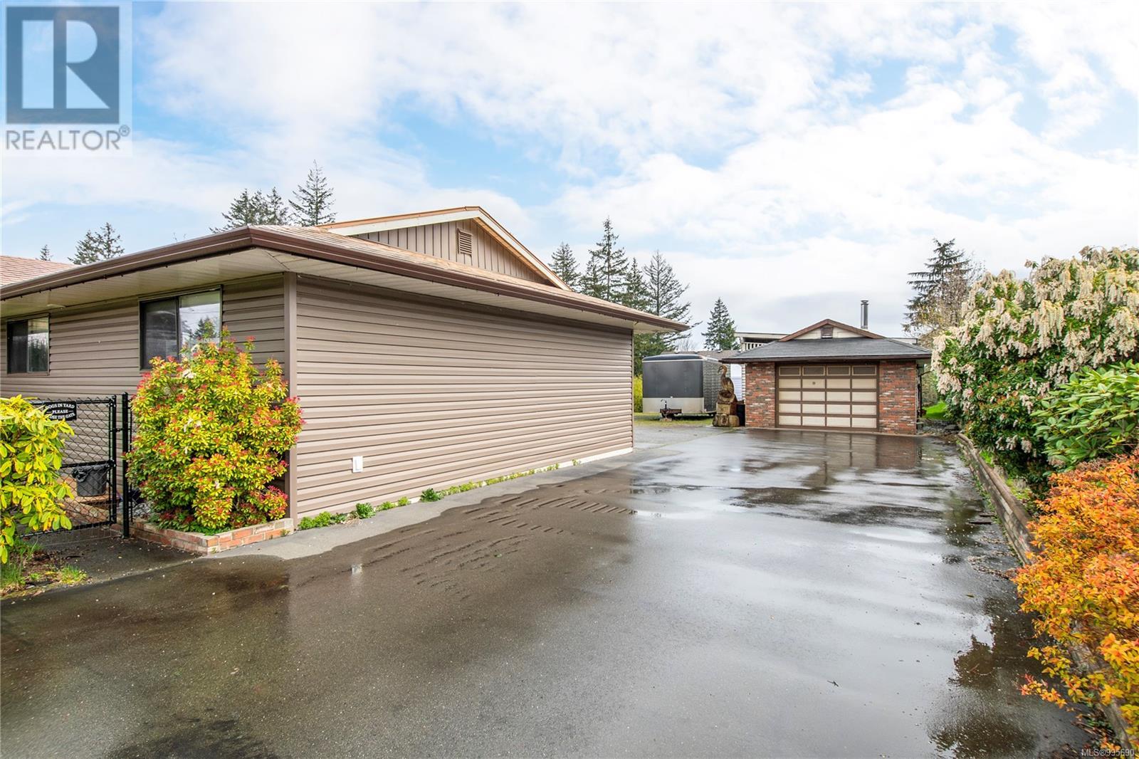 Photo 10 of 951 Northmore Rd, Campbell River BC
