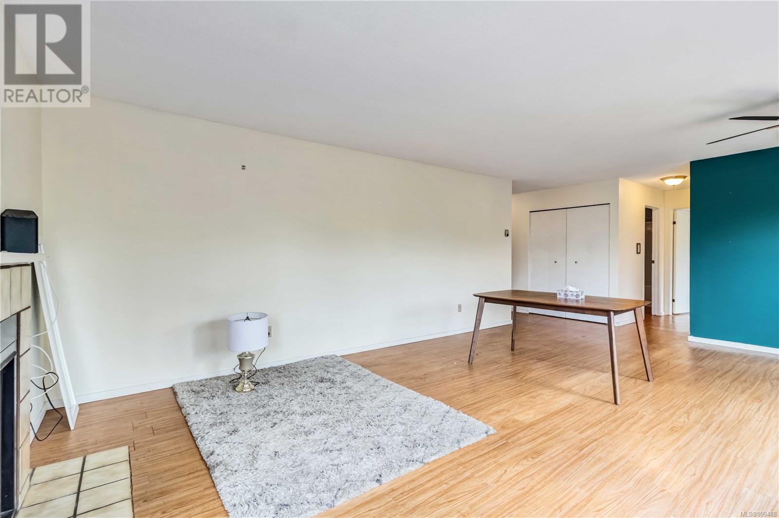302 3274 Glasgow Avenue, Saanich