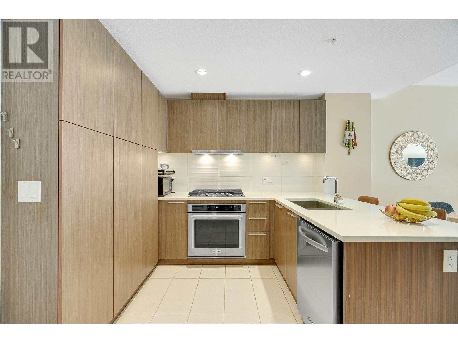 Photo 22 of 506 3462 Ross Drive, Vancouver BC
