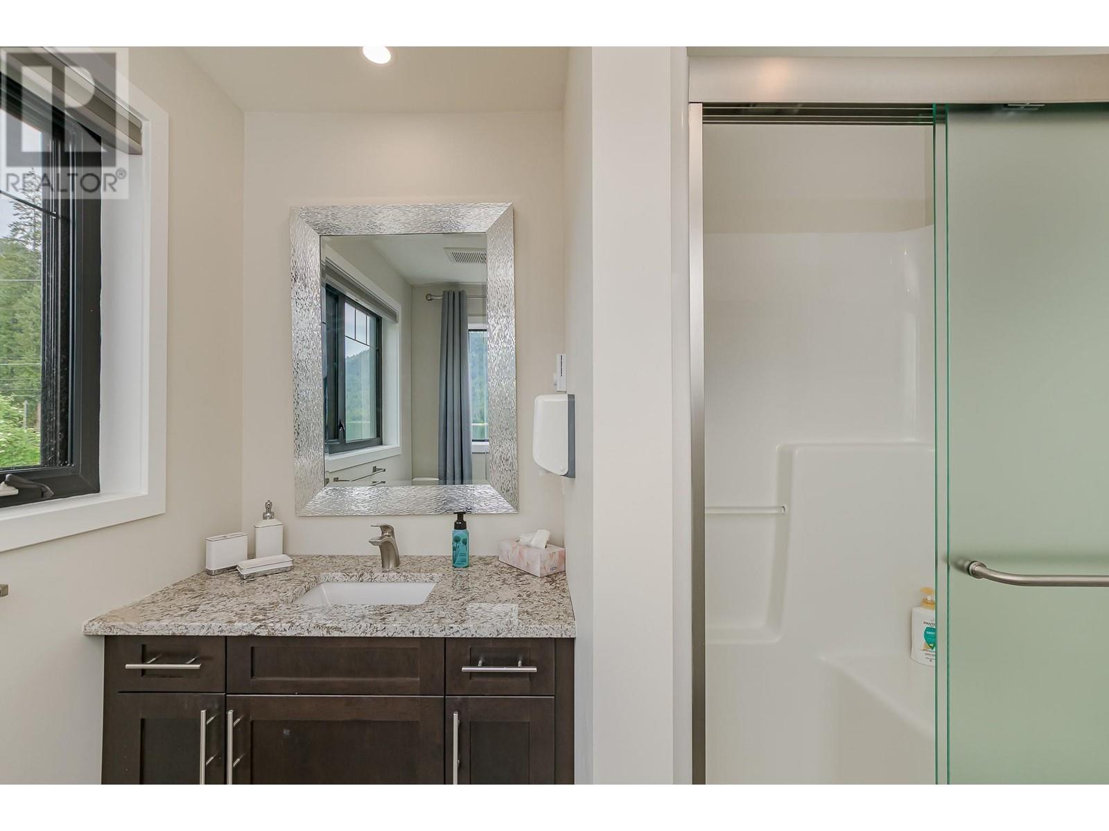 78 Montcalm Crescent, Sicamous