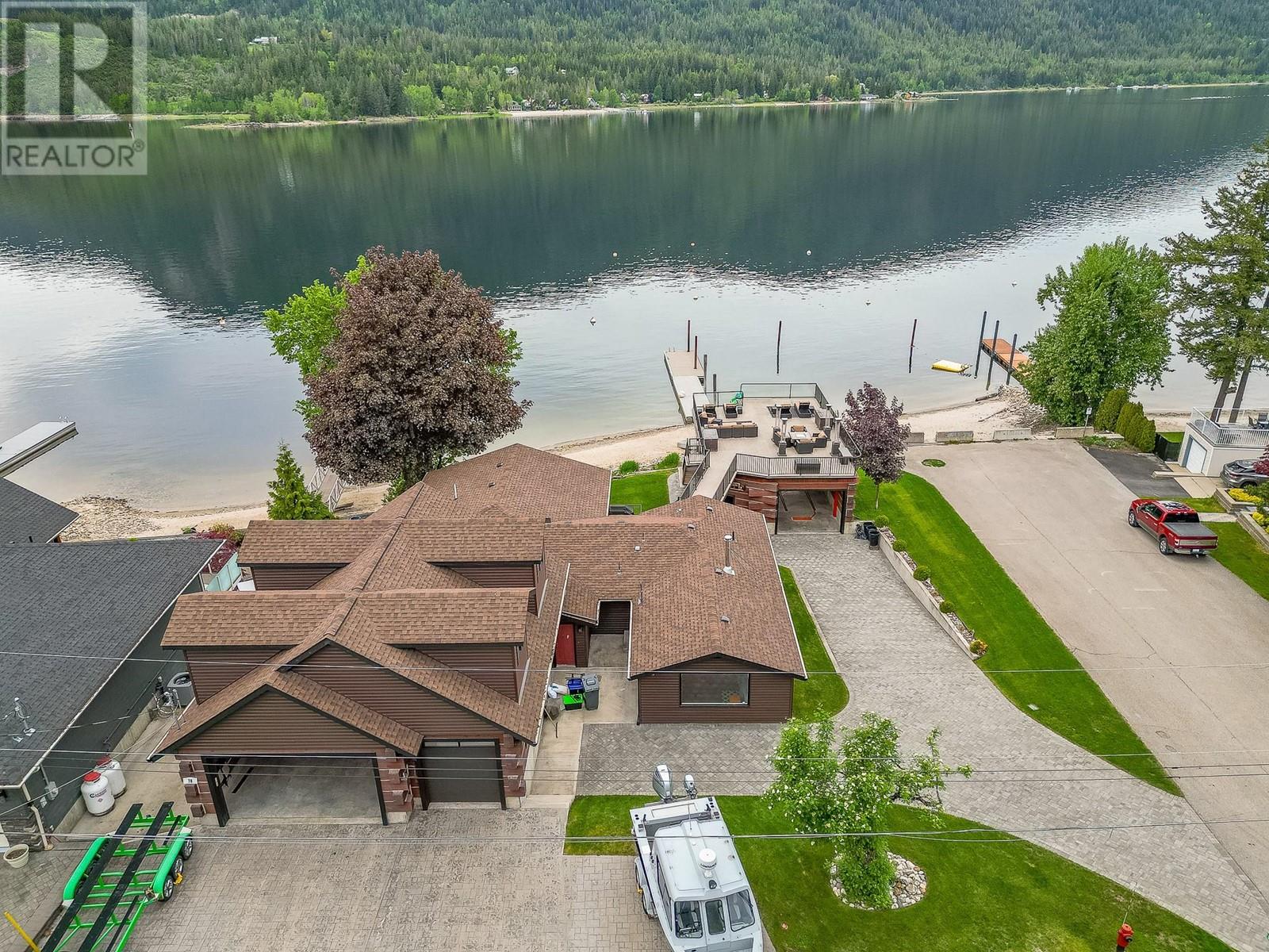 78 Montcalm Crescent, Sicamous