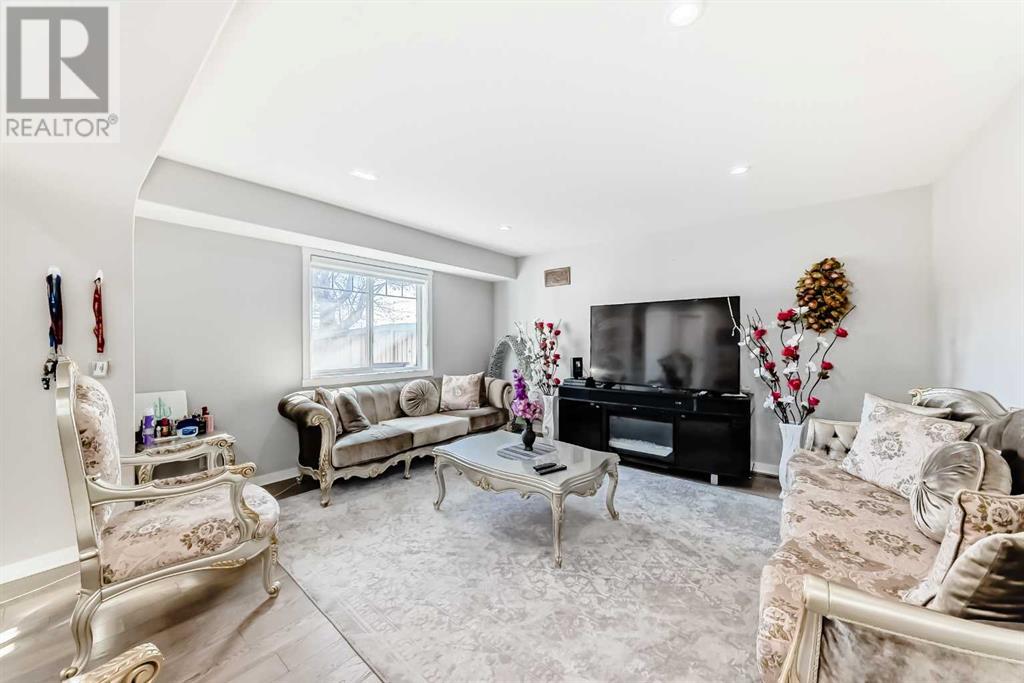 Single Family House Bi-level for Sale in   Avenue SE Albert Park/Radisson Heights Calgary 