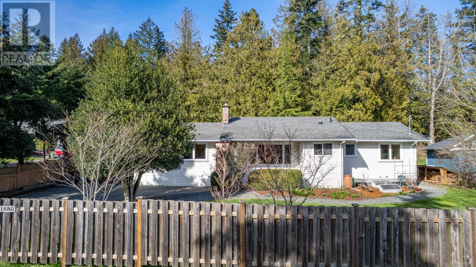 1680 Wain Rd, North Saanich