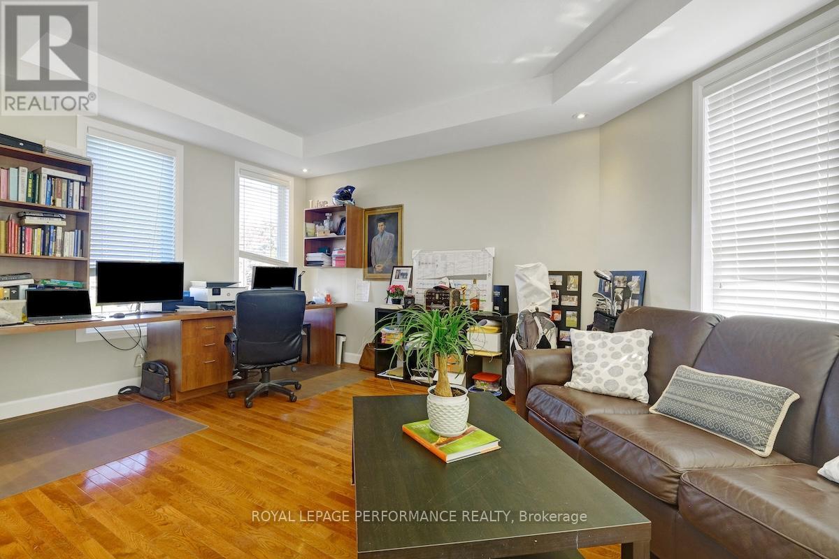 Photo 10 of 6598 Courtland Grove Crescent, Ottawa ON