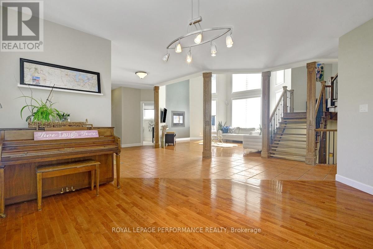 Photo 6 of 6598 Courtland Grove Crescent, Ottawa ON