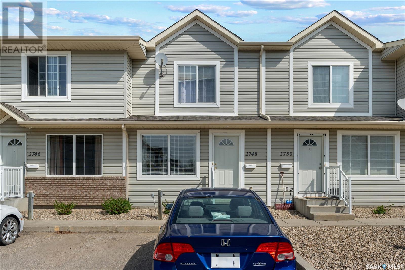 Single Family House 2 Level for Sale in  Cranbourn CRESCENT Regina 