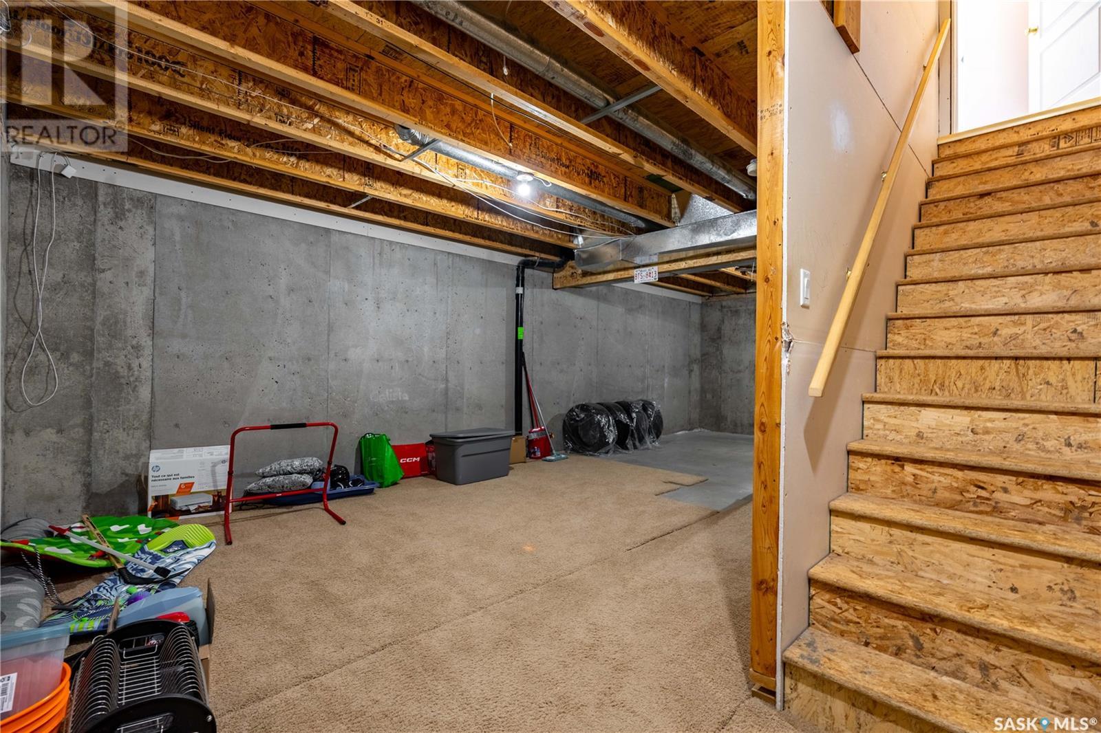 Single Family House 2 Level for Sale in  Cranbourn CRESCENT Regina 