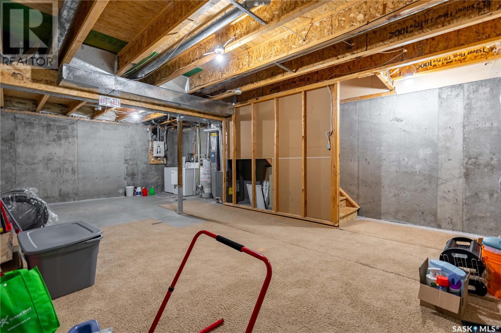 Single Family House 2 Level for Sale in  Cranbourn CRESCENT Regina 